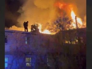 В Якутске на пожаре погиб мужчина. Эвакуировано 60 человек