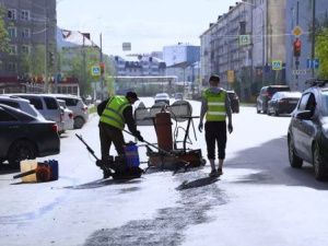Ямочный ремонт продолжается в Якутске