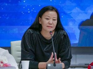 Писательница Ангелина Васильева презентовала книгу для детей на якутском языке «Аптаах таас»