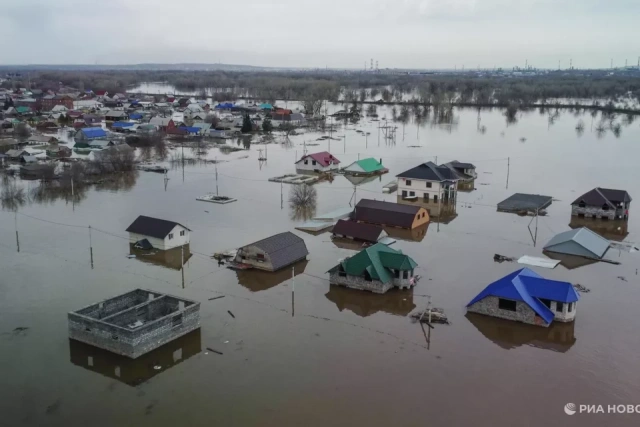 Якутяне массово участвуют в сборе гуманитарной помощи пострадавшим от паводка в Оренбуржье