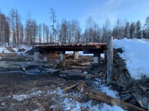 «Спецназ добра Якутии» восстановил мостовой переход в Чурапчинском улусе