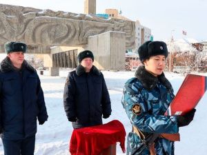 Молодые сотрудники отдела по конвоированию УФСИН приняли Присягу на верность Родине и служебному долгу