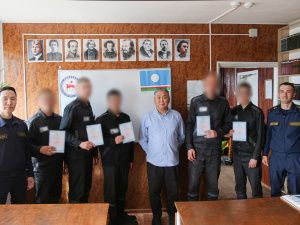 В УФСИН осужденным вручили аттестаты о среднем образовании