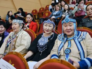 Айсен Николаев поблагодарил участниц Съезда  женщин Якутии  