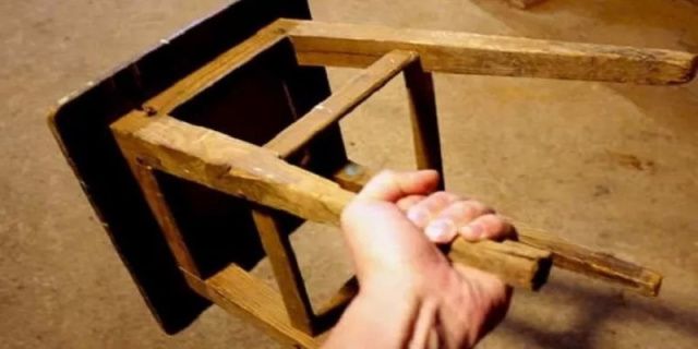 Дело об избиении табуреткой: Депутат отделался извинениями и откупился