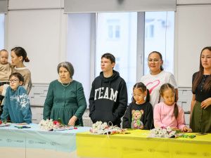 В Якутске прошел мастер-класс «Букет для мамы» в честь Дня матери в республике