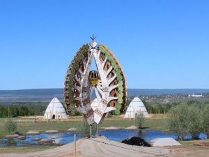 "Священное дерево" в Якутии стоимостью 16 миллионов за три года превратилось в труху