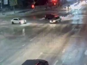 В Якутске водитель устроил ДТП на перекрестке