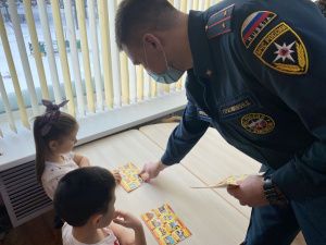 Инспекторы ГПН встретились с воспитанниками детского сада г. Нерюнгри