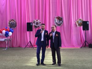 Школьники Губинского округа поздравили ветеранов ВОВ