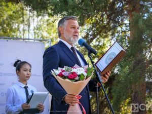 Учеников и студентов Высшей школы музыки поздравили в День знаний