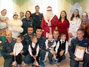 Приятная новогодняя миссия якутских пожарных