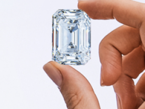 Крупнейший в истории РФ бриллиант продан за 14 млн долларов