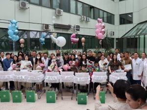 Из Перинатального центра НЦМ торжественно выписали восьмерых новорожденных