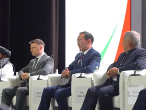 Айсен Николаев выступил на пленарном заседании Татарстанского нефтегазохимического форума – 2025 