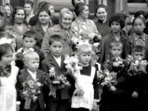 Взгляд в прошлое. Как 50 лет назад прошел День знаний у школы №15 Якутска