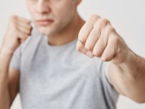 В Якутске конфликт в ночном клубе завершился причинением тяжкого вреда здоровью