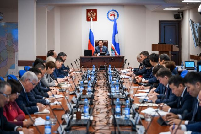 Айсен Николаев:  «Реализация нацпроектов требует конкретных решений»