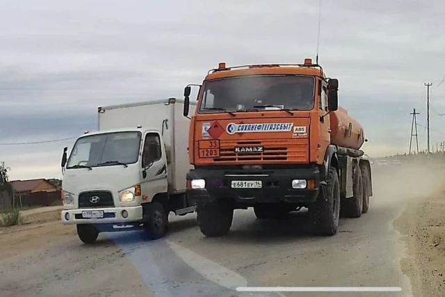 Водителя большегруза «Саханефтегазсбыта», едва не угробившего людей вылетом на встречку, привлекли к ответственности