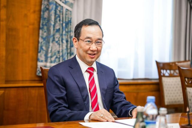 Айсен Николаев встретился с заместителем гендиректора Фонда содействия реформированию ЖКХ Тамирланом Аджиевым