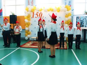 Первая школа Хангаласского района Якутии отметила 150-летний юбилей