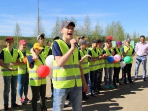 В Мирном открылся первый в республике трудовой лагерь для детей с ограниченными возможностями здоровья