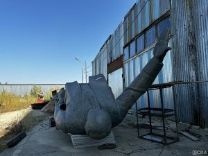 Фото и видео: мастера приступили к завершающему этапу реставрации памятника Ленину в Якутске