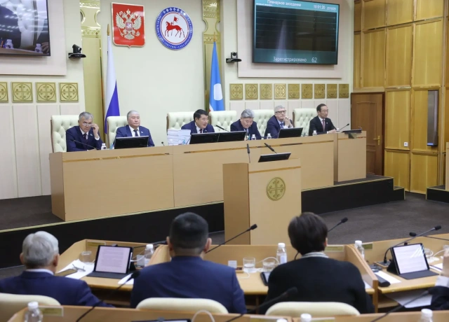 Принятыми поправками в Конституцию Якутии уточнены отдельные полномочия Главы республики
