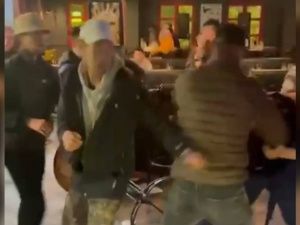 Массовая драка произошла в баре Якутска