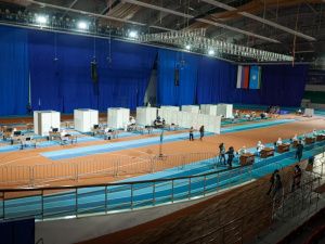 Айсен Николаев проверил готовность Центра неотложной помощи для больных с острыми респираторными инфекциями в Якутске