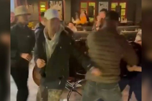 Массовая драка произошла в баре Якутска