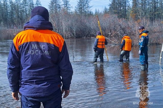 Ледоход на реке Яне вновь остановился