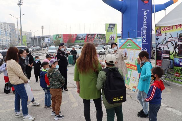 Акция на ярмарке «Школьный базар»