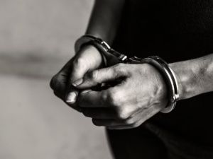 В Вилюйском улусе мужчина пригласил знакомого в баню, а тот ограбил его