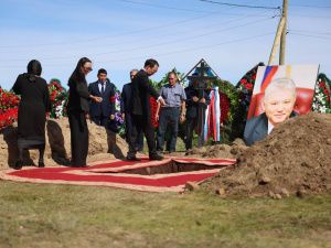 Первого президента Якутии похоронили в родном Октёмском наслеге