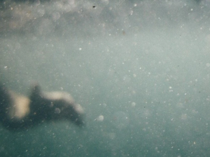 В Якутии двухлетний малыш утонул в бассейне возле дома