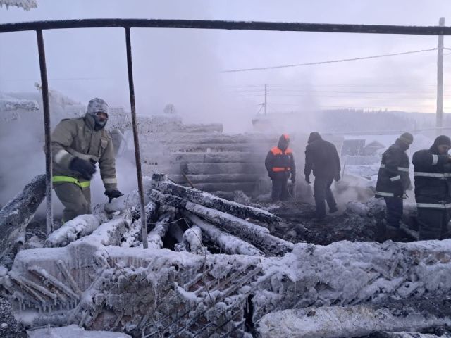 Останки пропавшего мужчины нашли в сгоревшем доме в якутском Батагае