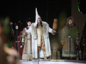 Свыше полутора тысяч артистов приняли участие в грандиозном представлении к 100-летию ЯАССР