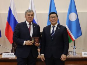 Работникам спортивной отрасли Якутии вручили государственные награды