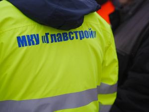 Евгений Григорьев проверил ход работ по капитальному ремонту улицы Ойунского