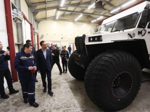 Колымскому поисково-спасательному отряду передали новый снегоболотоход