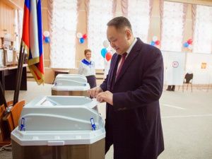 Спикер гордумы Альберт Семенов сделал свой выбор