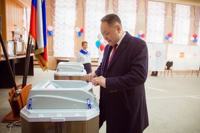 Спикер гордумы Альберт Семенов сделал свой выбор