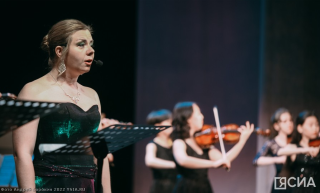 Глава Якутии порекомендовал творческим коллективам выступать на новых концертных площадках республики