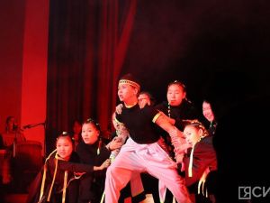 В Якутске представили совместный спектакль Театра Олонхо и Октемской школы имени П. И. Шадрина