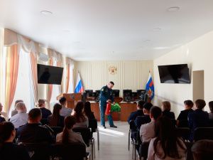 Сотрудниками МЧС в УФСИН проведен инструктаж по комплексной безопасности в весенне-летний период