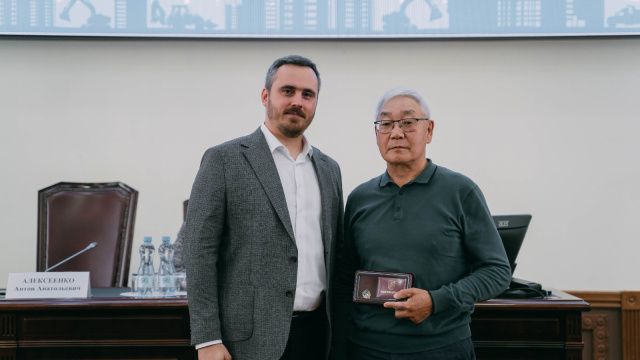 Строителей Якутска поздравили с профессиональным праздником