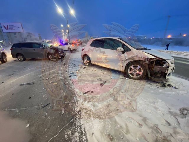 Столкновение на перекрестке Якутска: пострадали водители