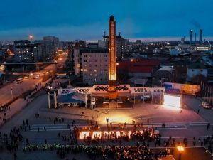 Айсен Николаев принял участие в патриотической акции «Свеча памяти»	