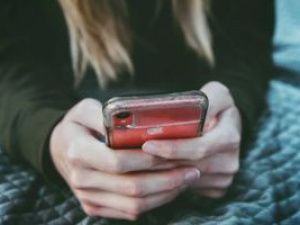 24-летняя жительница Якутска заплатила штраф за оскорбление однокурсницы в соцсетях